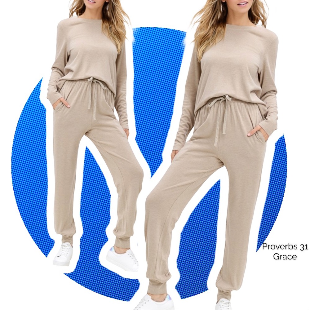 Listicle Jogger Set
